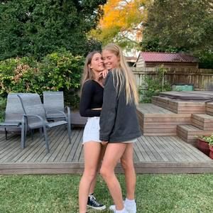 Meet your Posher, Tara